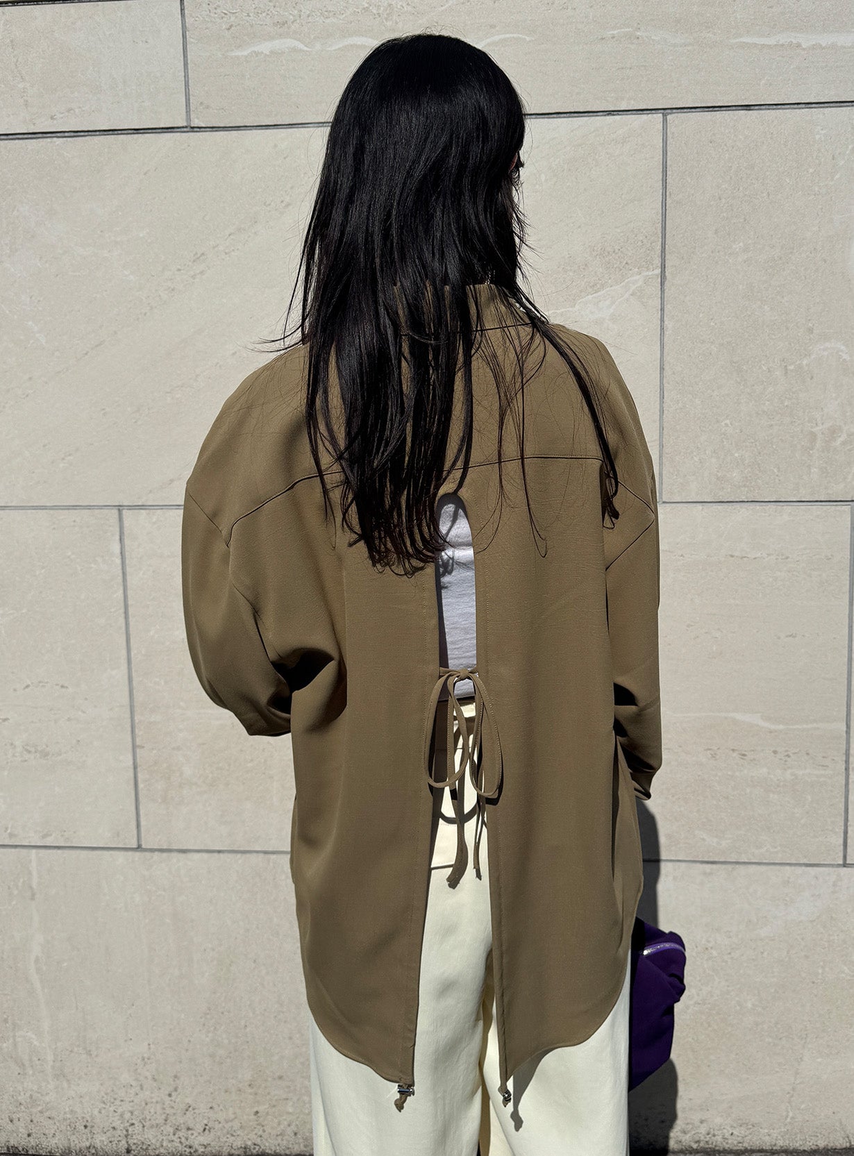 バックドロストシャツ