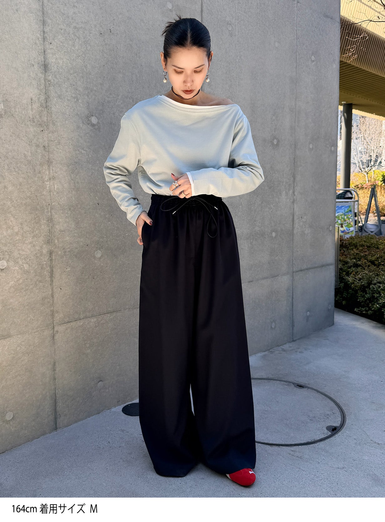 オフショルダープルオーバー