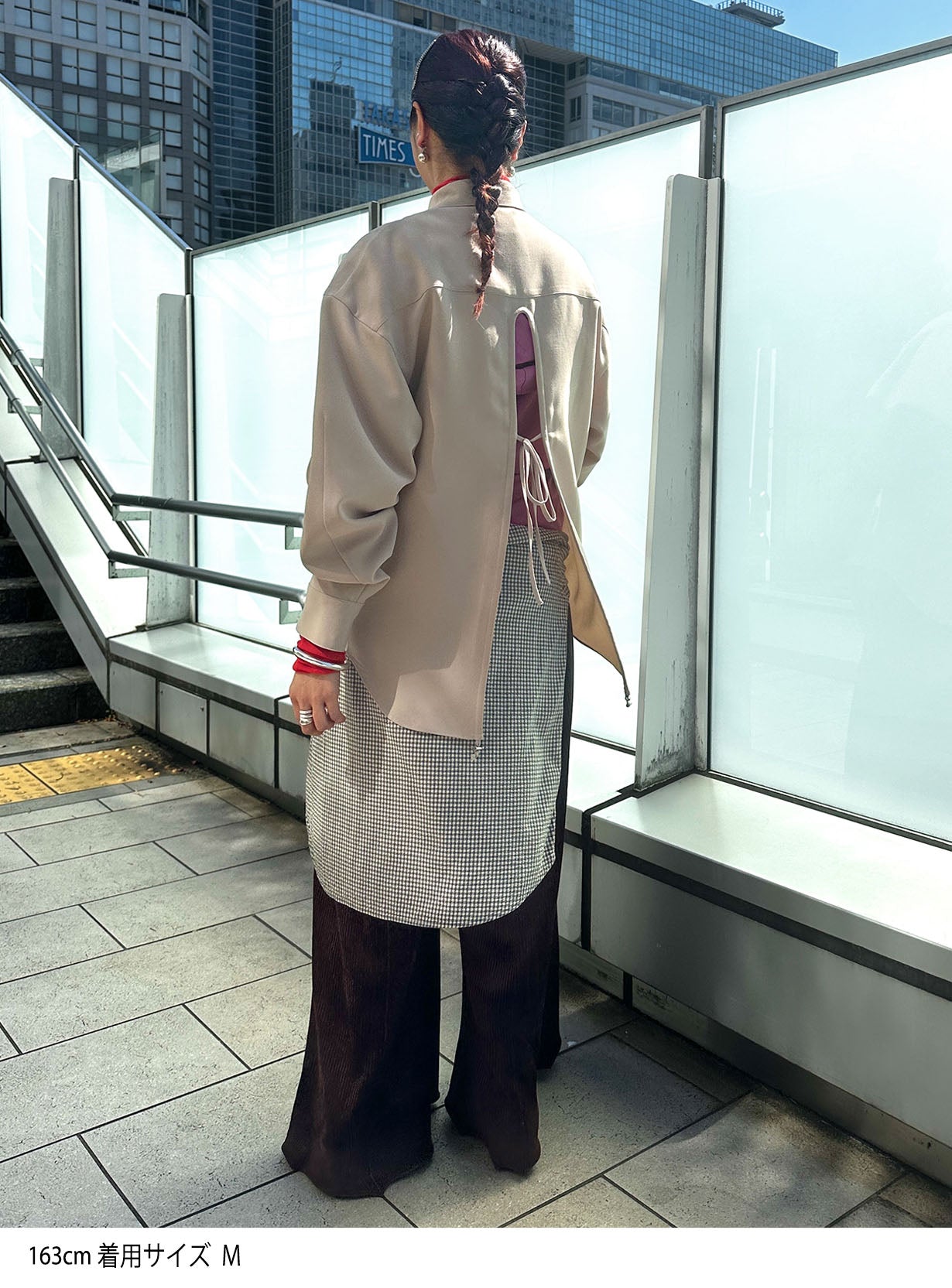 バックドロストシャツ