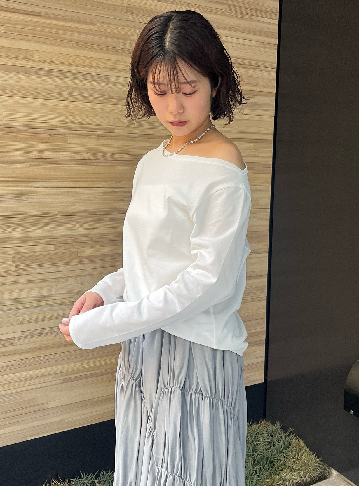 オフショルダープルオーバー