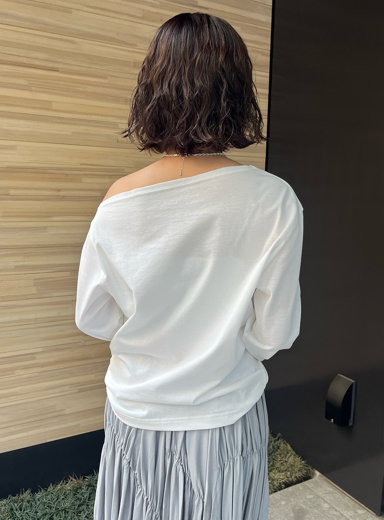 オフショルダープルオーバー