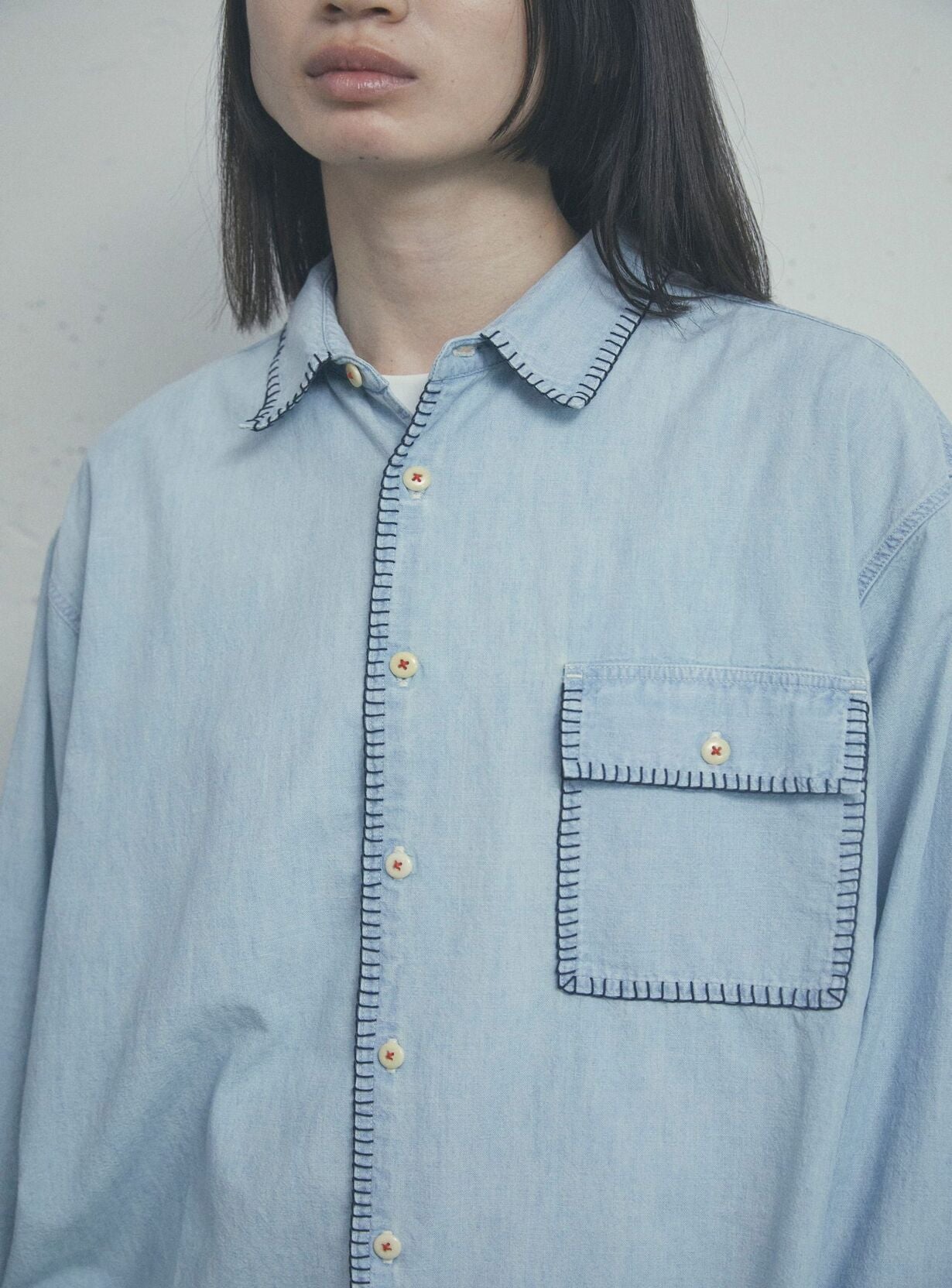 FRAMED BLANKET STITCH CHAMBRAY SHIRT