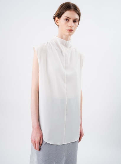 セミスタンドノースリシャツ