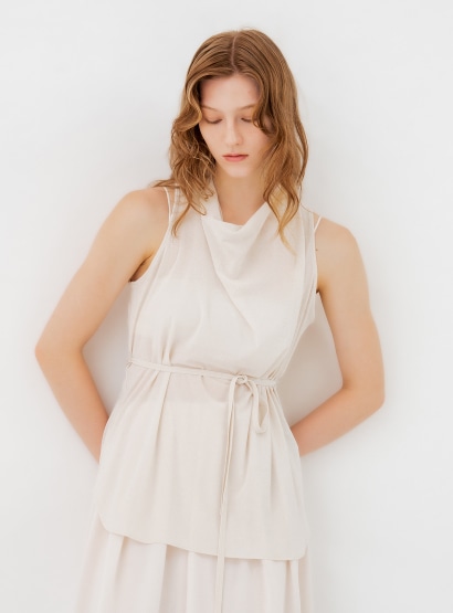 チュールトップス