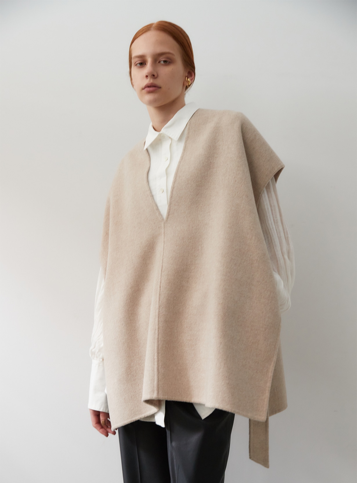 新品未使用　ACNE STUDIOUS　ストールポンチョ　19SS19SSのはずです