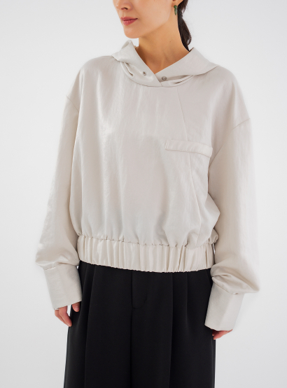 サテンクロップドフーディ